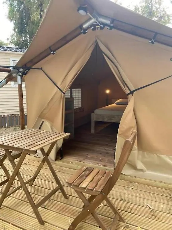 KT-0094 Magnífica Tienda Tipi - Camping Miramar Playa Torredembarra España